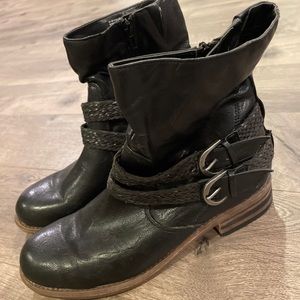 White Mountain Ankle Boots Size 9.5 Black
